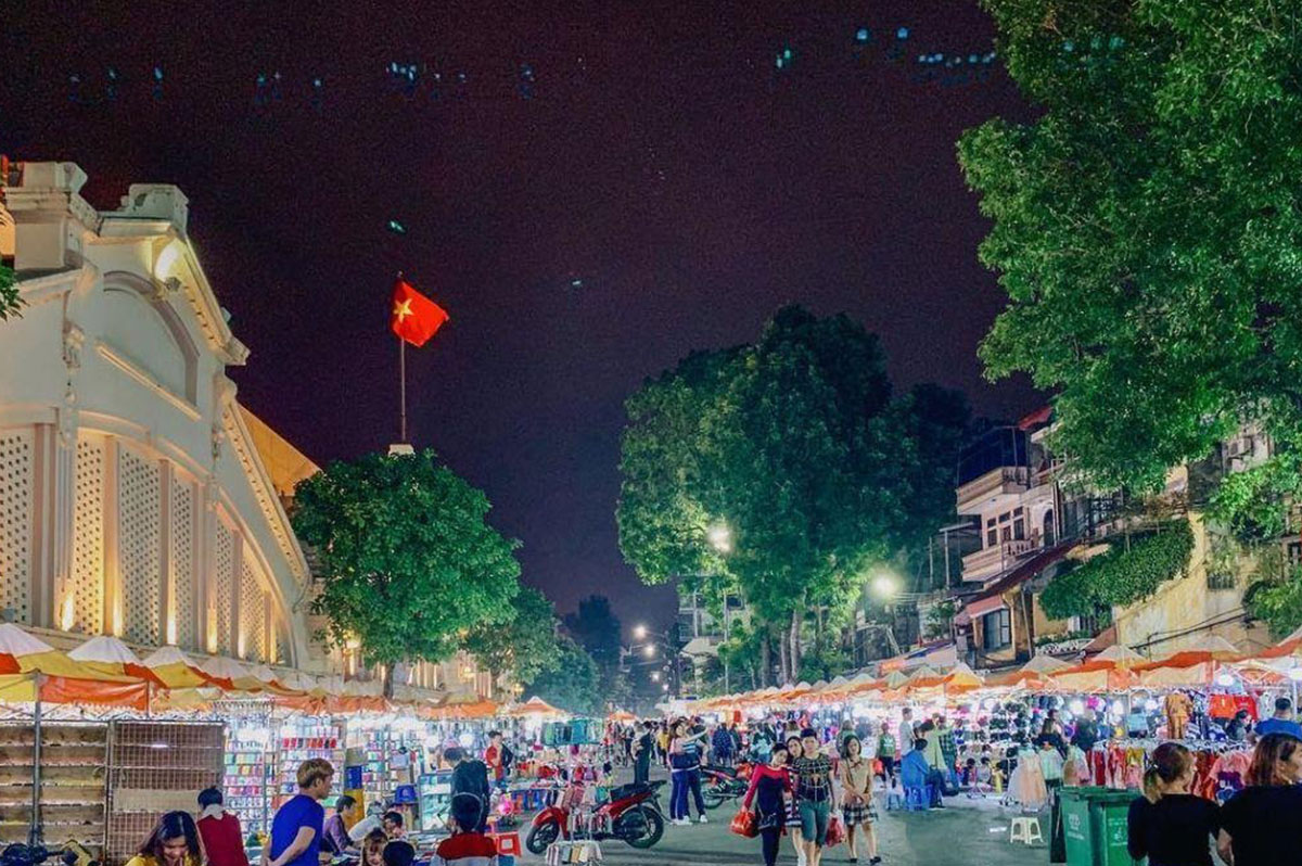 Phố cổ Hà Nội về đêm như thế nào?