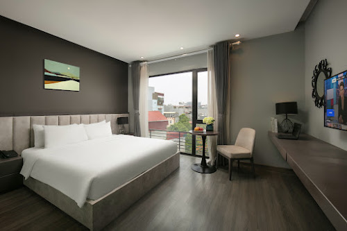 Ping Hotel: Phòng Gia Đình Rộng Rãi, Không Gian Thoáng Đãng